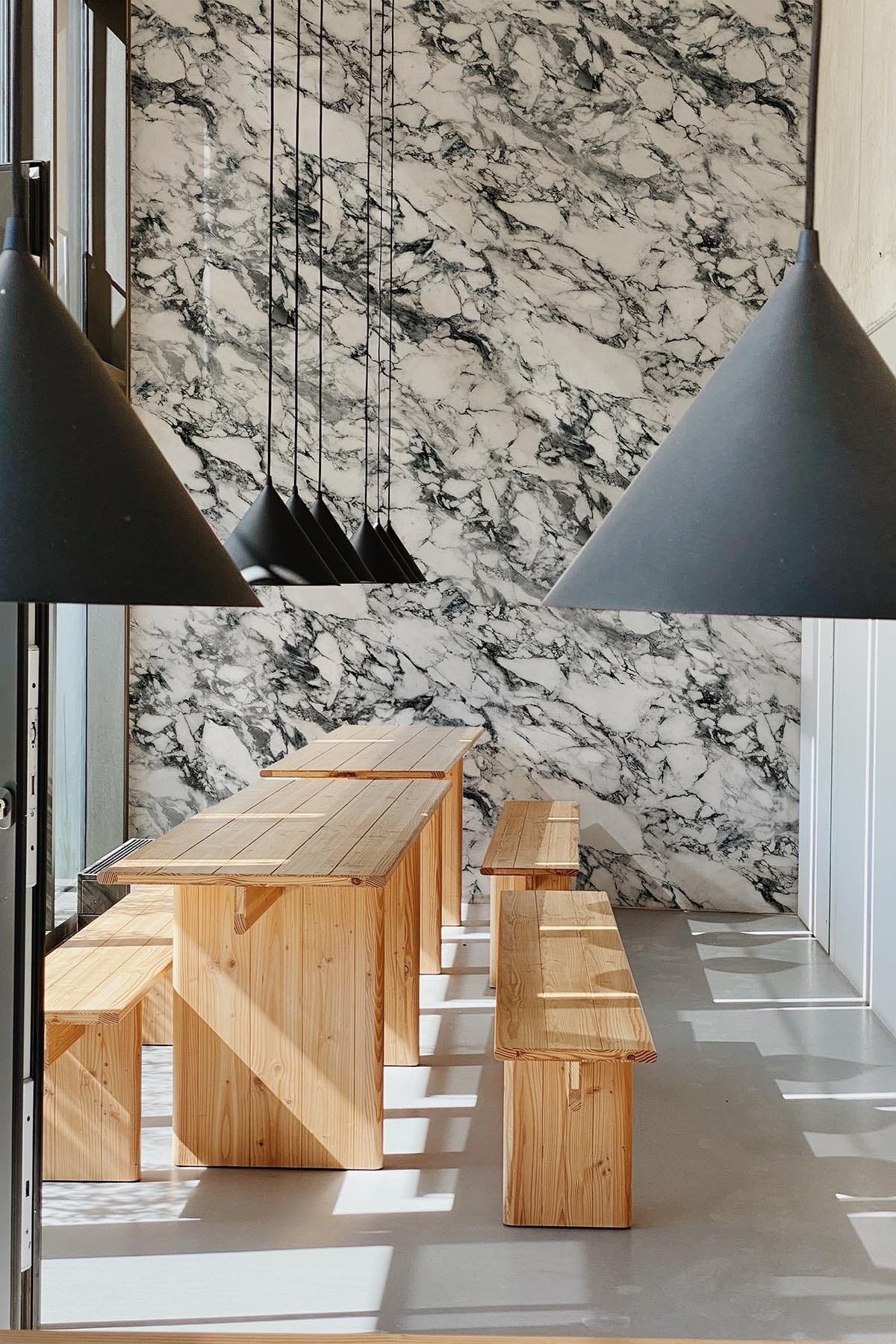  Calacatta Marble Black