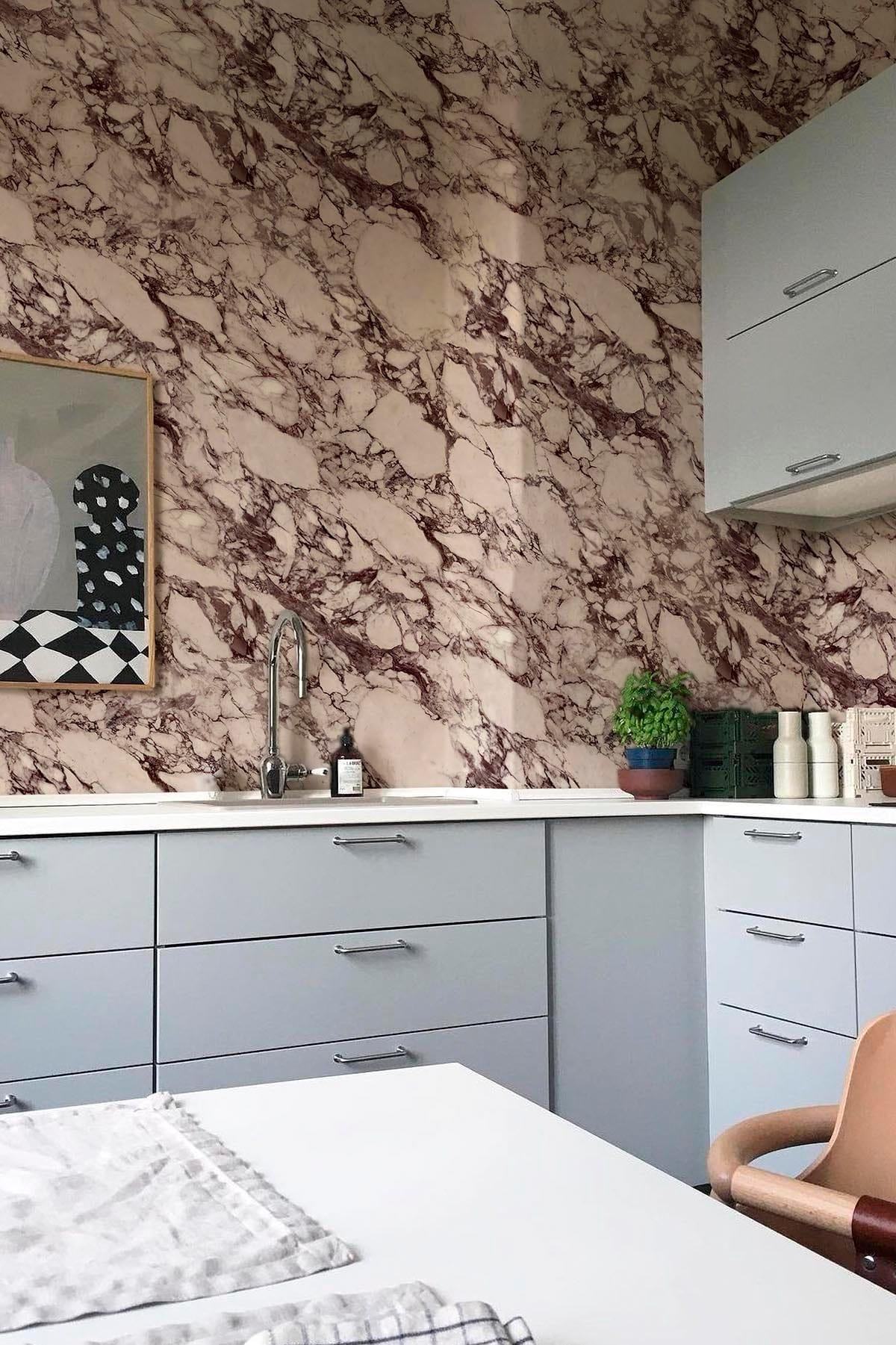 Calacatta Marble Burgundy