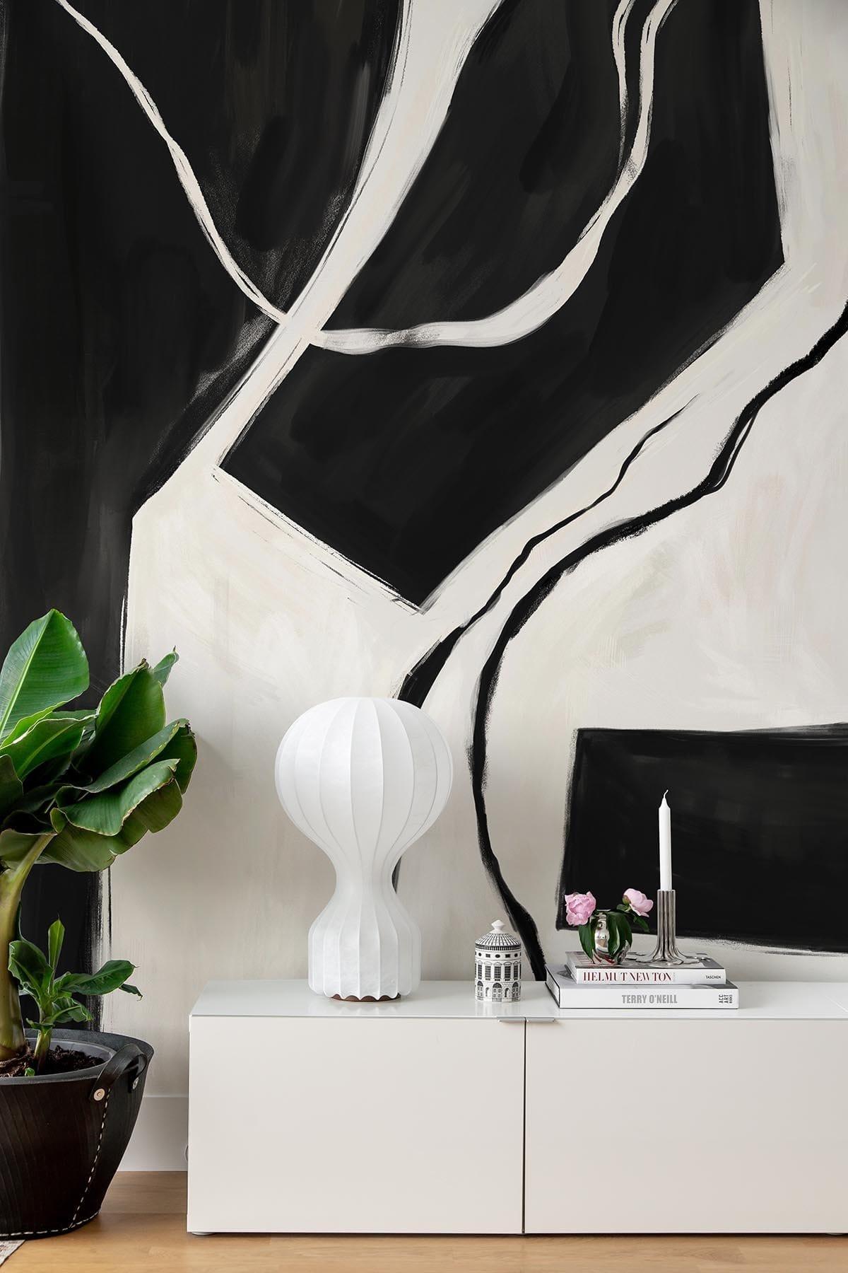  Contrast Art Black