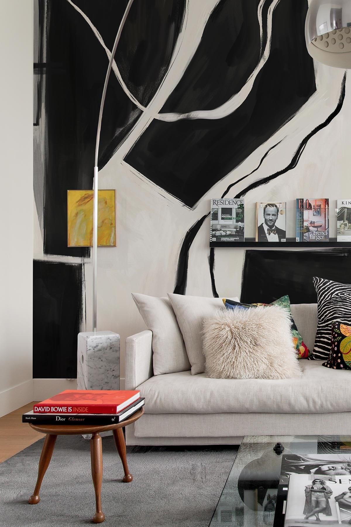  Contrast Art Black
