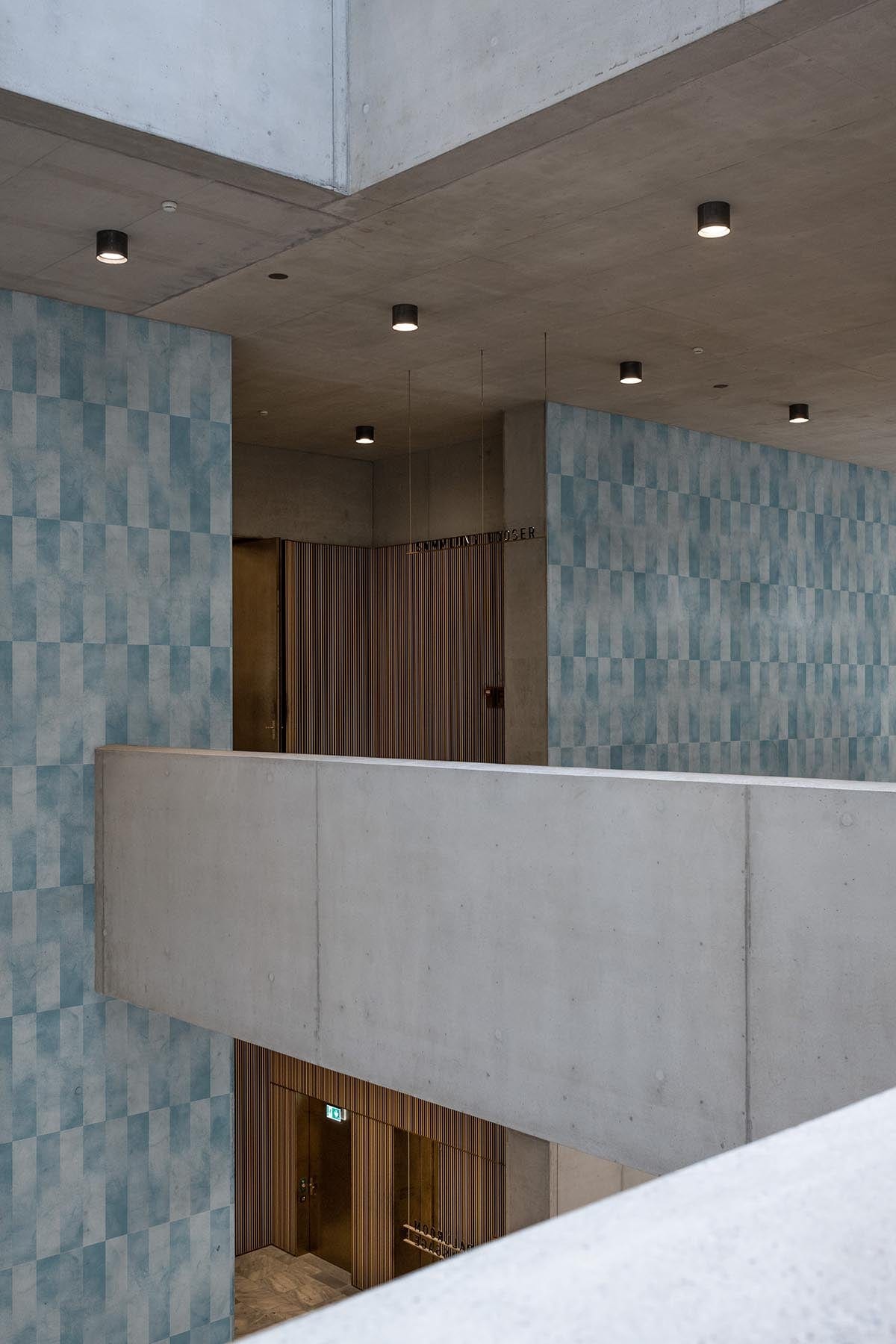  Structure Gradient Light Blue