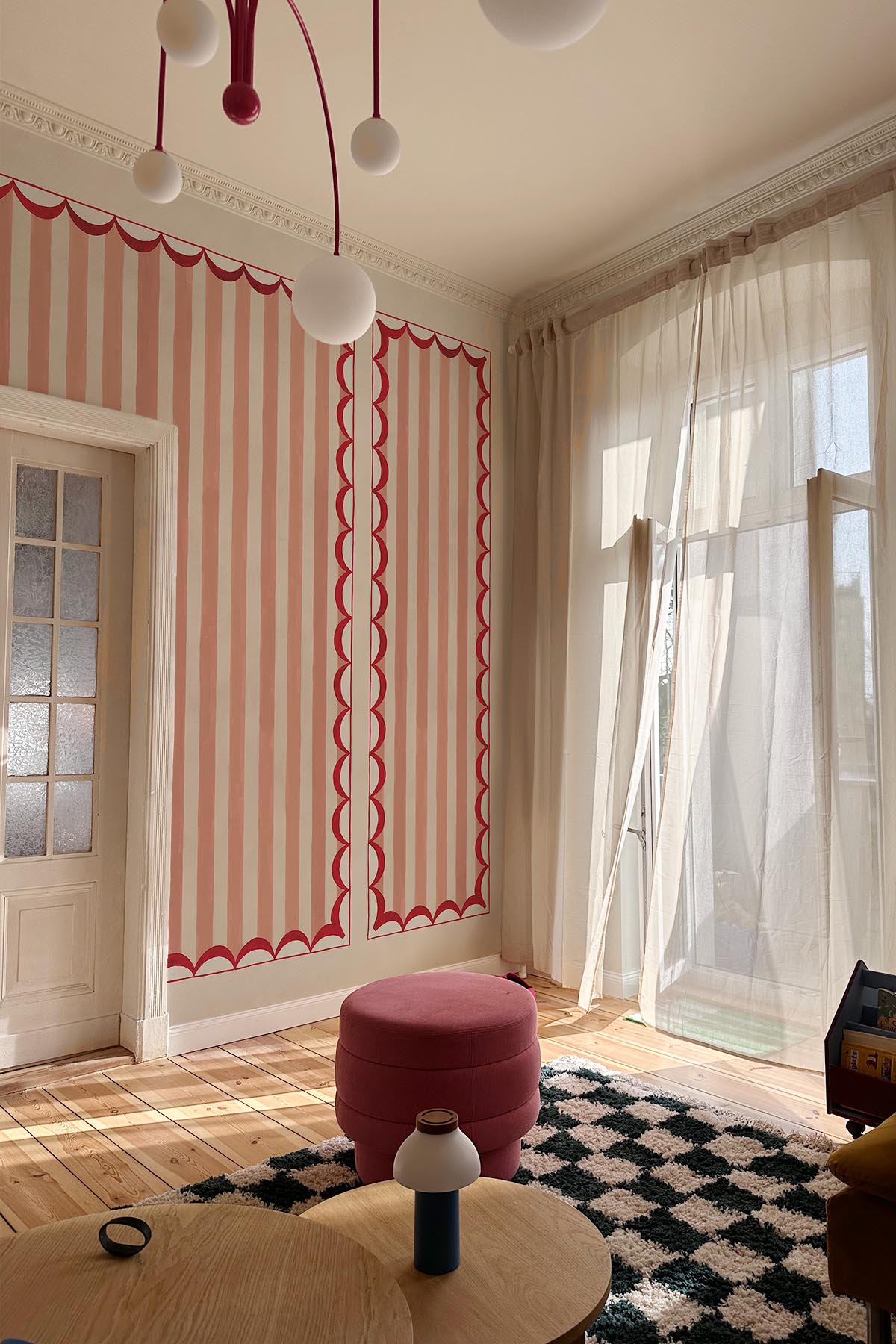  Scallop Panel Pink/Red
