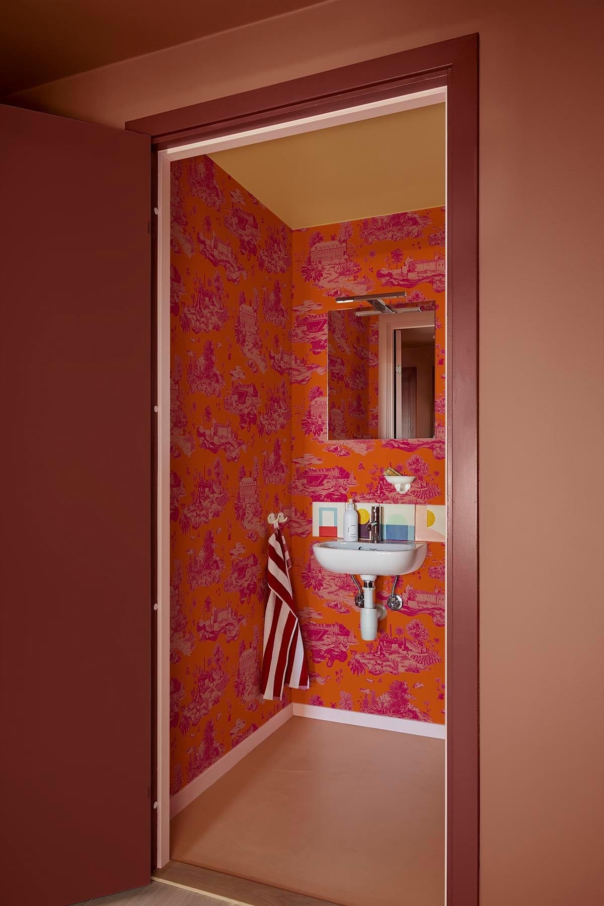  The Oslo Toile Poppy