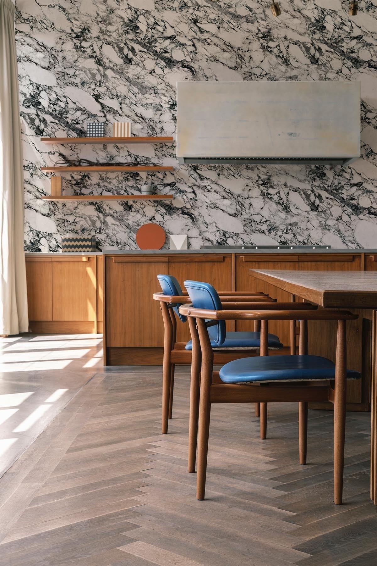  Calacatta Marble Black