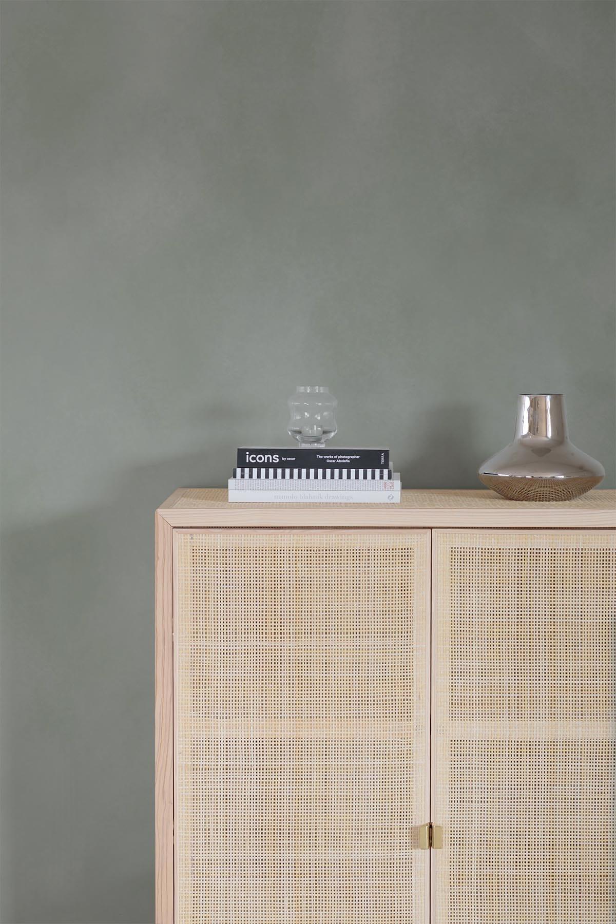  Chalk Pale Green