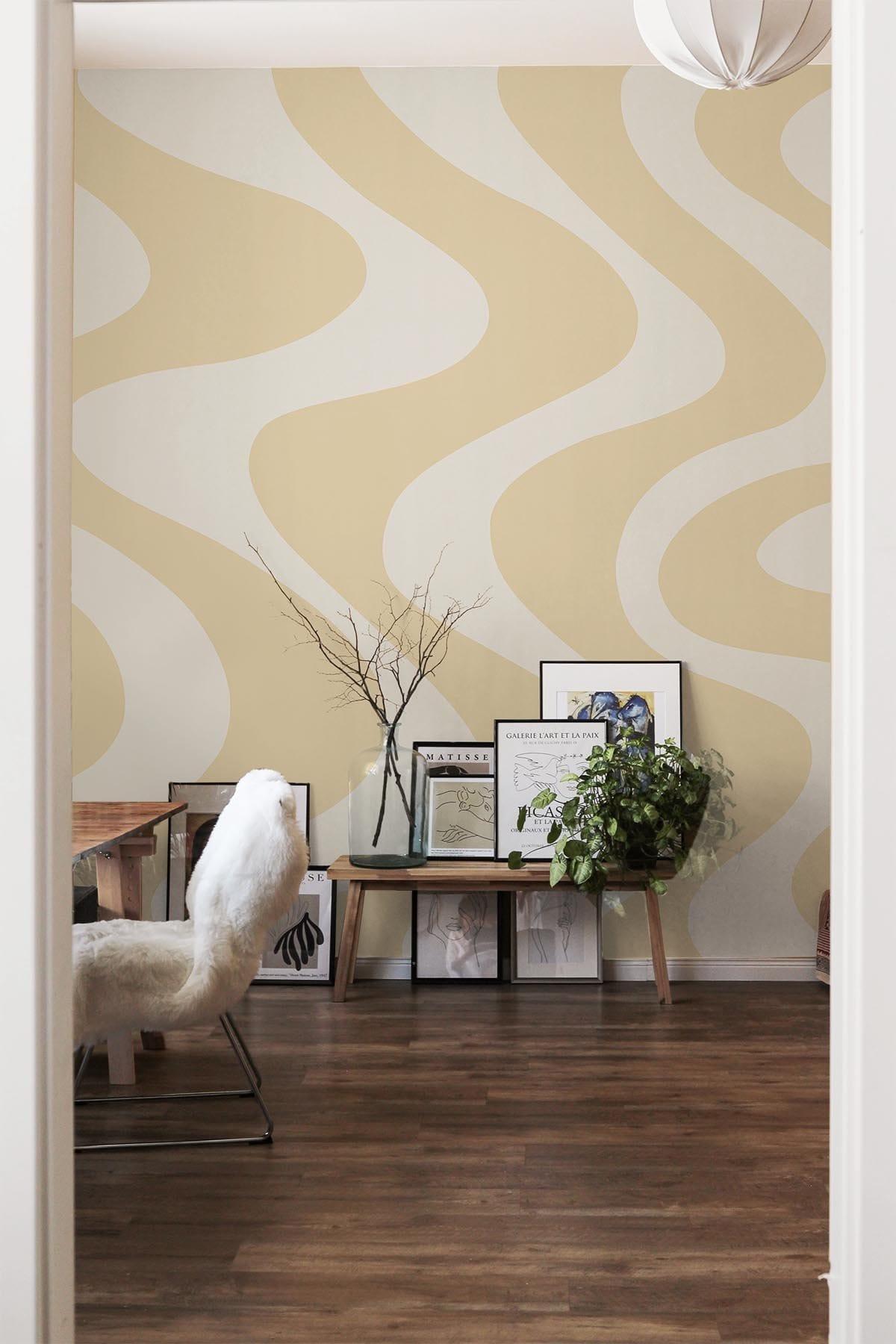  Curvy Pale Yellow