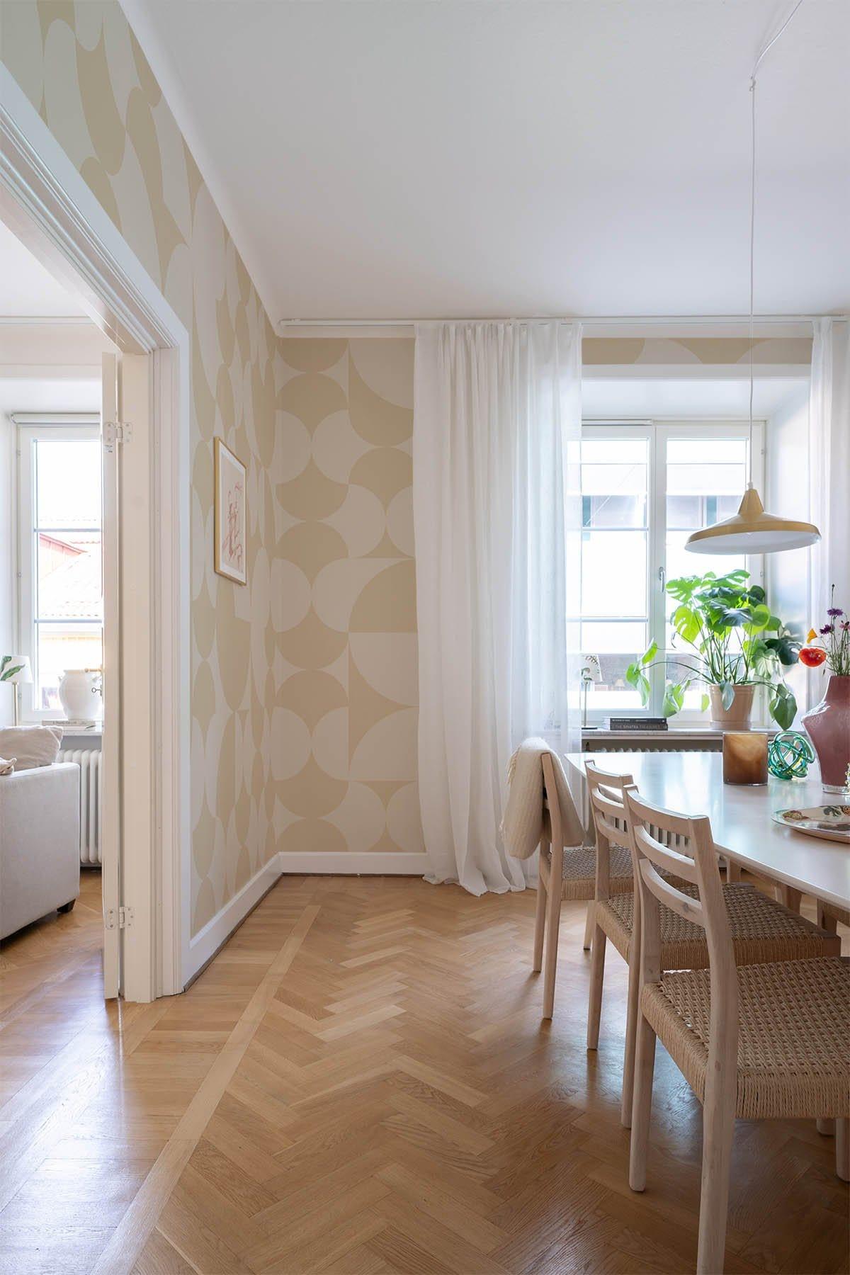  Retro Geometric Pale Yellow