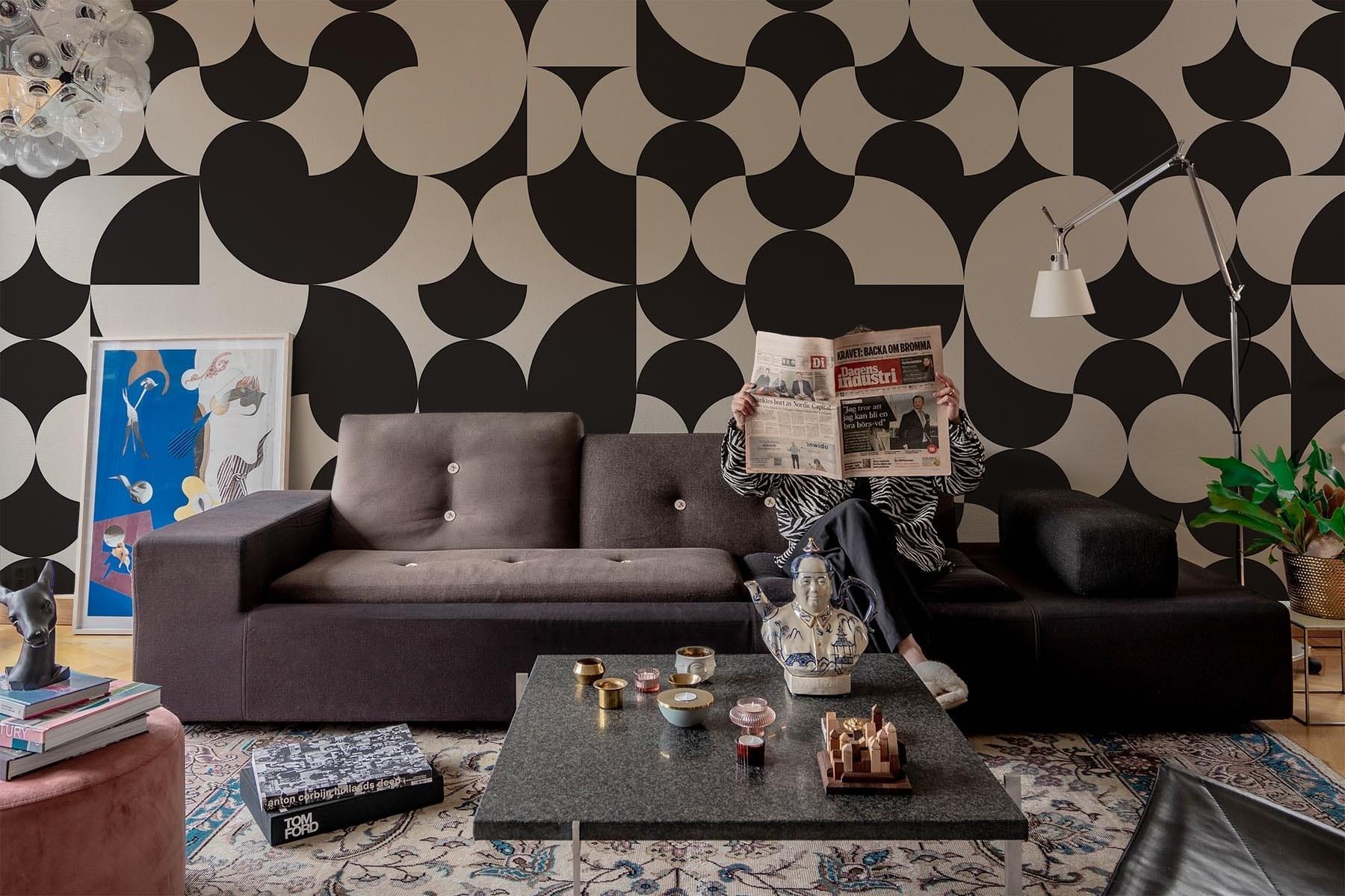 Retro Geometric Black