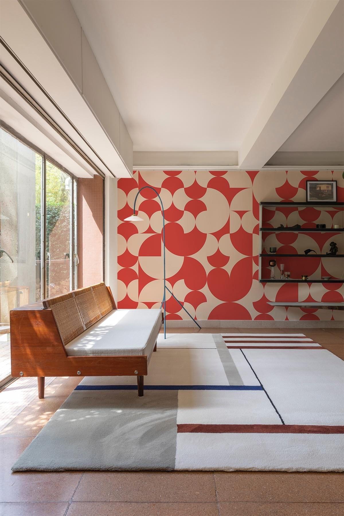  Retro Geometric Smooth Red