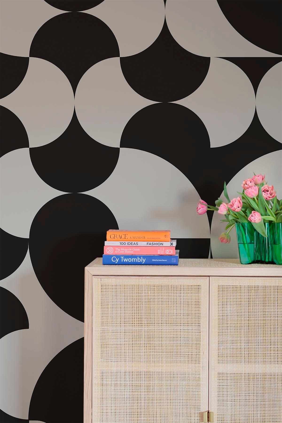  Retro Geometric Black