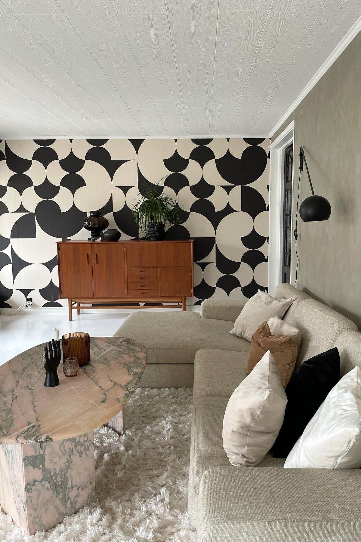  Retro Geometric Black