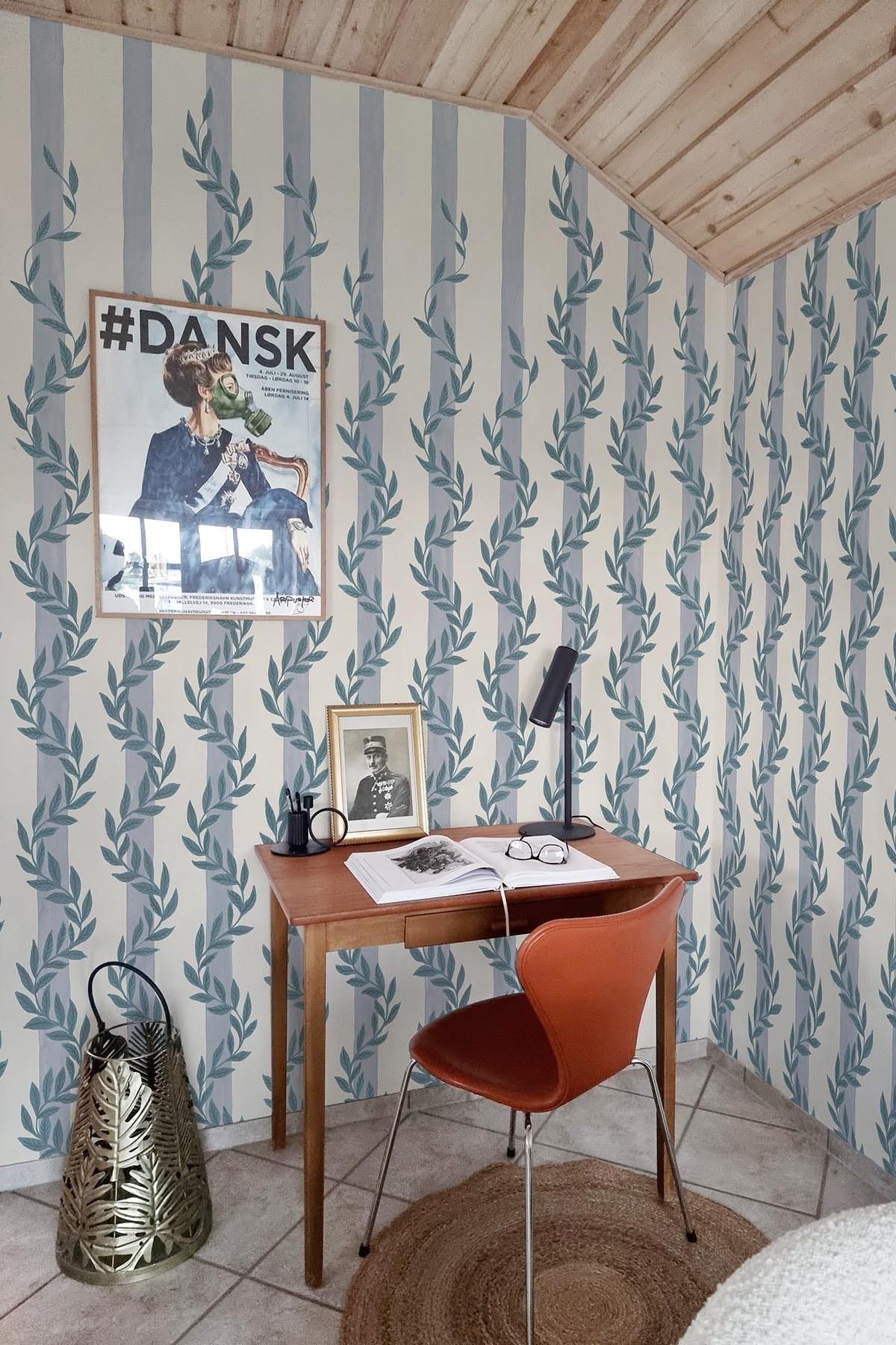  Botanical Stripe Light Blue